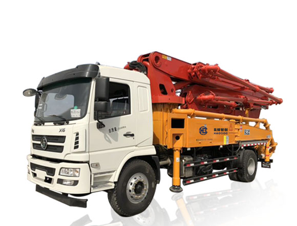 38米小型泵车