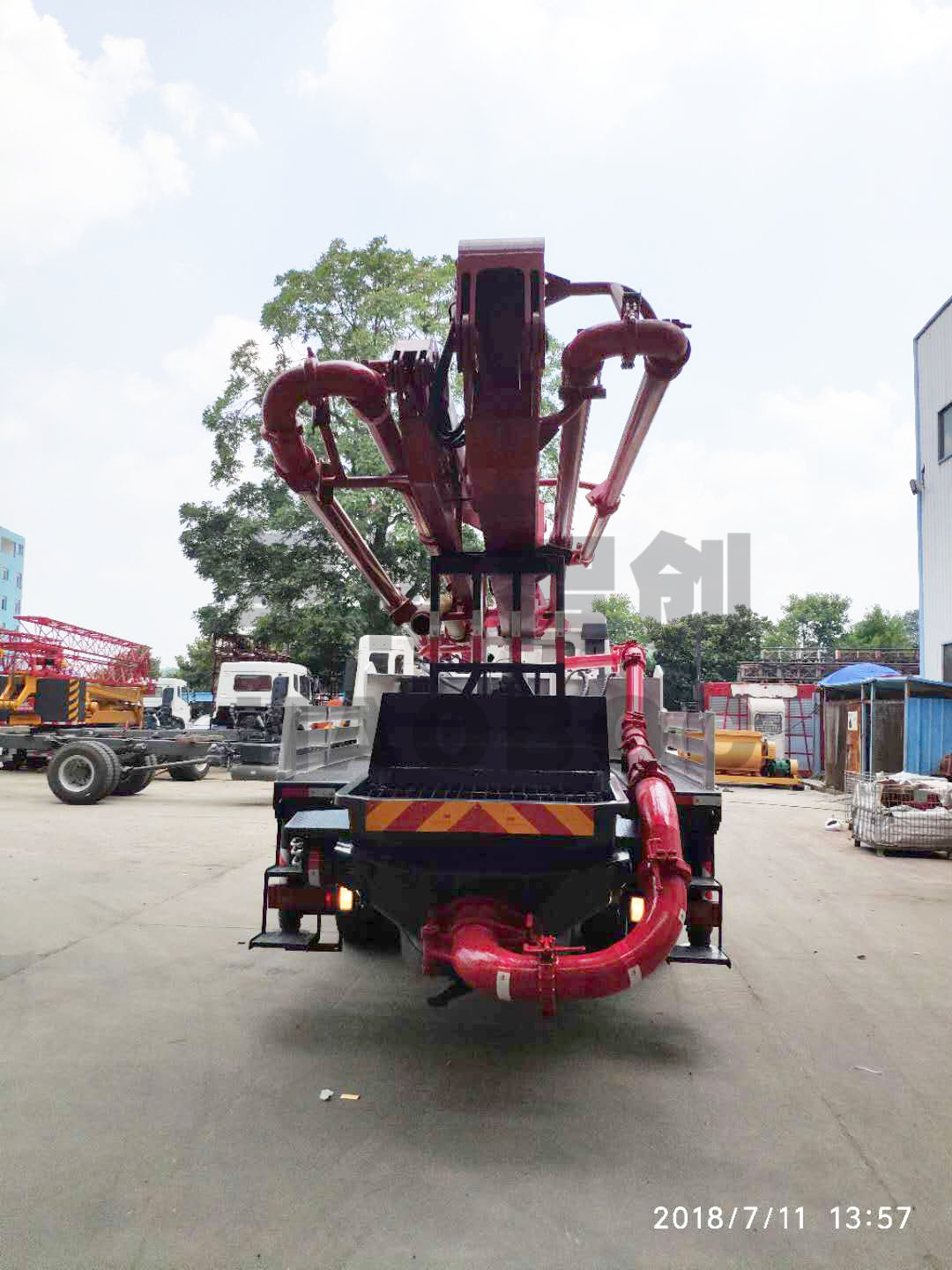 小型泵车